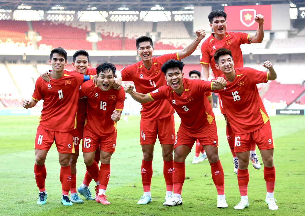 កាសែតអាស៊ីអាគ្នេយ៍វាយតម្លៃ U23 វៀតណាម ពេលឈ្នះសិទ្ធិចូលវគ្គផ្ដាច់ព្រ័ត្រ - ១ Báo Đông Nam Á đánh giá về U23 Việt Nam khi giành quyềnvào chung kết - 1