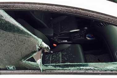 Bắt nhóm đối tượng chuyên đập kính ô tô trộm tài sản