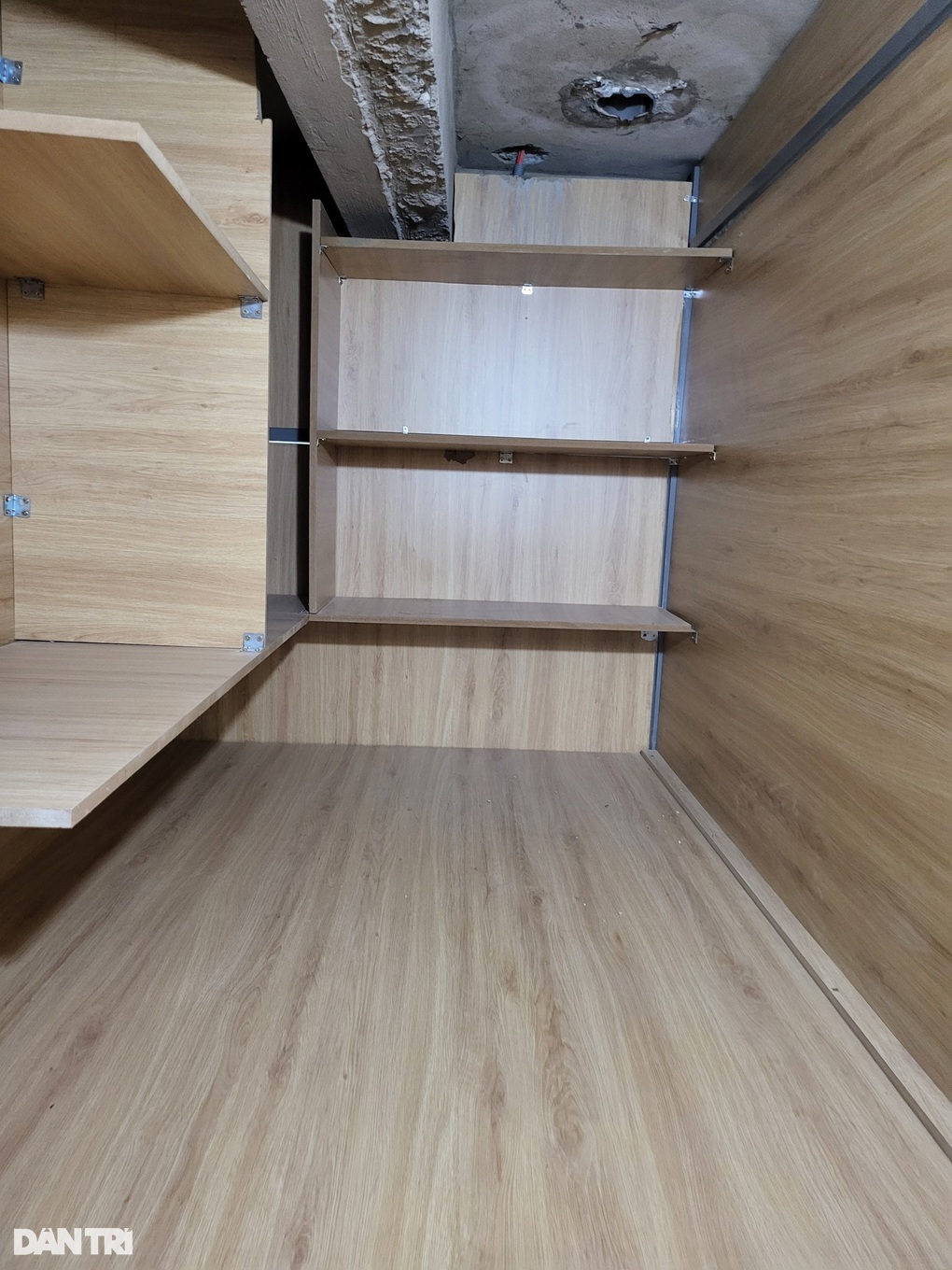 Nhà trọ đóng hộp không thấy ánh mặt trời: Giấc ngủ nơm nớp lo sợ - 3 Nhà trọ đóng hộp không thấy ánh mặt trời: Giấc ngủ nơm nớp lo sợ - 3