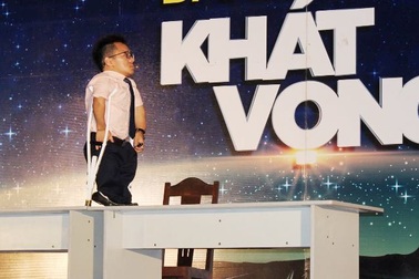 Diễn giả cao 90cm và nhạc sĩ khiếm thị “đánh thức khát vọng” ngàn bạn trẻ Bạc Liêu