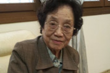 Nguyên Phó Chủ tịch nước Nguyễn Thị Bình: Ngành giáo dục chưa biết lắng nghe