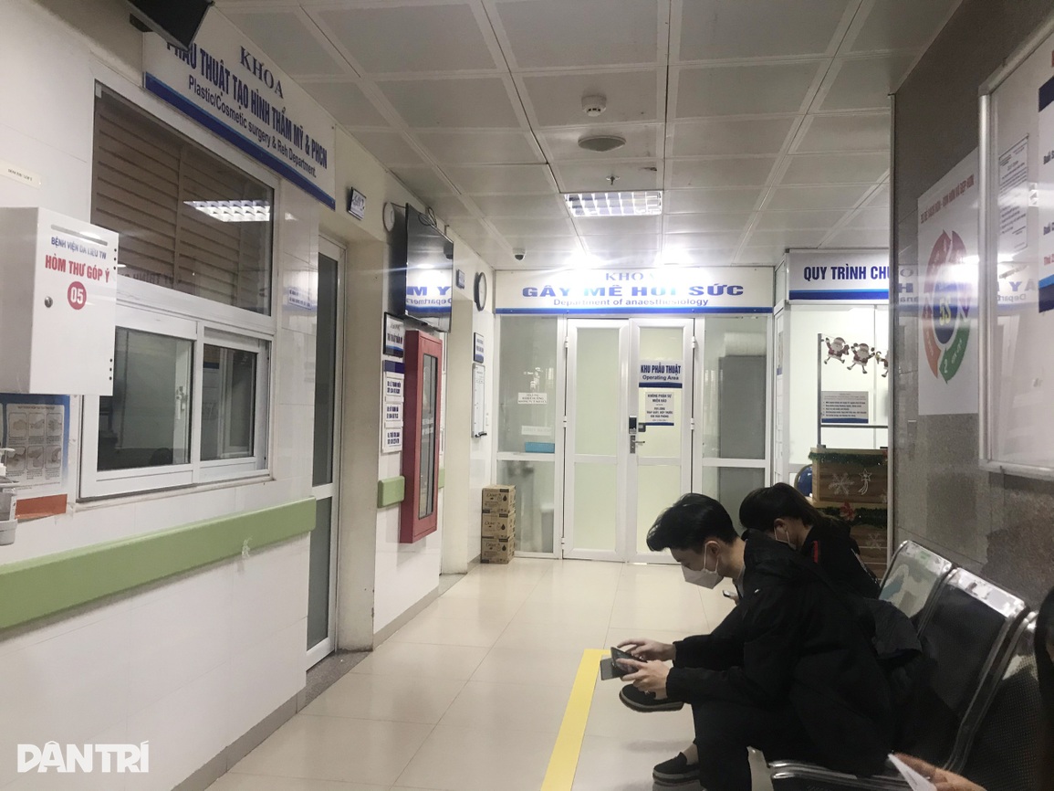 Bi hài chuyện ông lão 70 tuổi đi làm đẹp để chiều vợ trẻ - 4