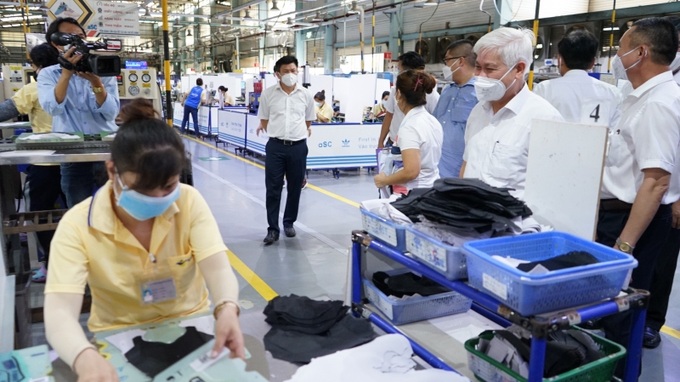 Bình Dương tiếp đón, cung cấp danh sách người lao động quay lại Bình Dương để bố trí xét nghiệm (bằng test nhanh mẫu gộp) và tiêm vaccine phòng Covid-19