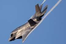 Mỹ “bỏ túi” bao nhiêu tiền từ các hợp đồng bán vũ khí?