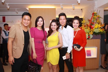 Vợ chồng Minh Tiệp đẹp đôi dự tiệc