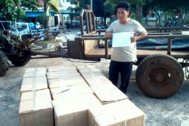 Vận chuyển 6.000 bao thuốc lá lậu trên... xe máy cày