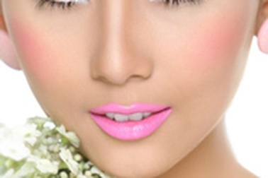 Á hậu Võ Hoàng Yến: Sự nổi tiếng không phải là "chiếc lồng sắt" 