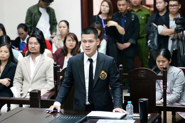 Tuần Châu Hà Nội và đạo diễn Việt Tú lại “dắt nhau” hầu tòa