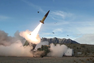 Ukraine tấn công sâu vào Nga, phương Tây sắp "xé rào" viện trợ?