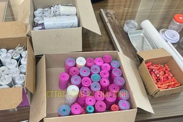 Thanh niên bị bắt vì tự sản xuất pháo để bán kiếm lời