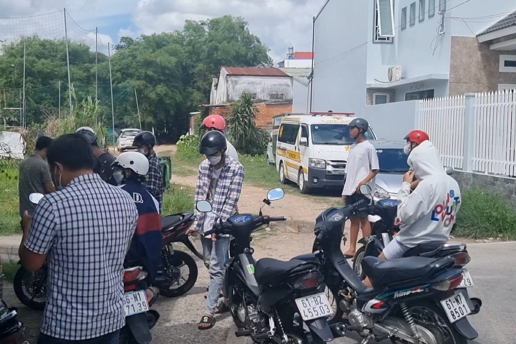 Vụ đôi nam nữ tử vong ở Bình Dương: Sau tiếng cãi vã, phòng trọ đóng kín - 2 Vụ đôi nam nữ tử vong ở Bình Dương: Sau tiếng cãi vã, phòng trọ đóng kín - 2