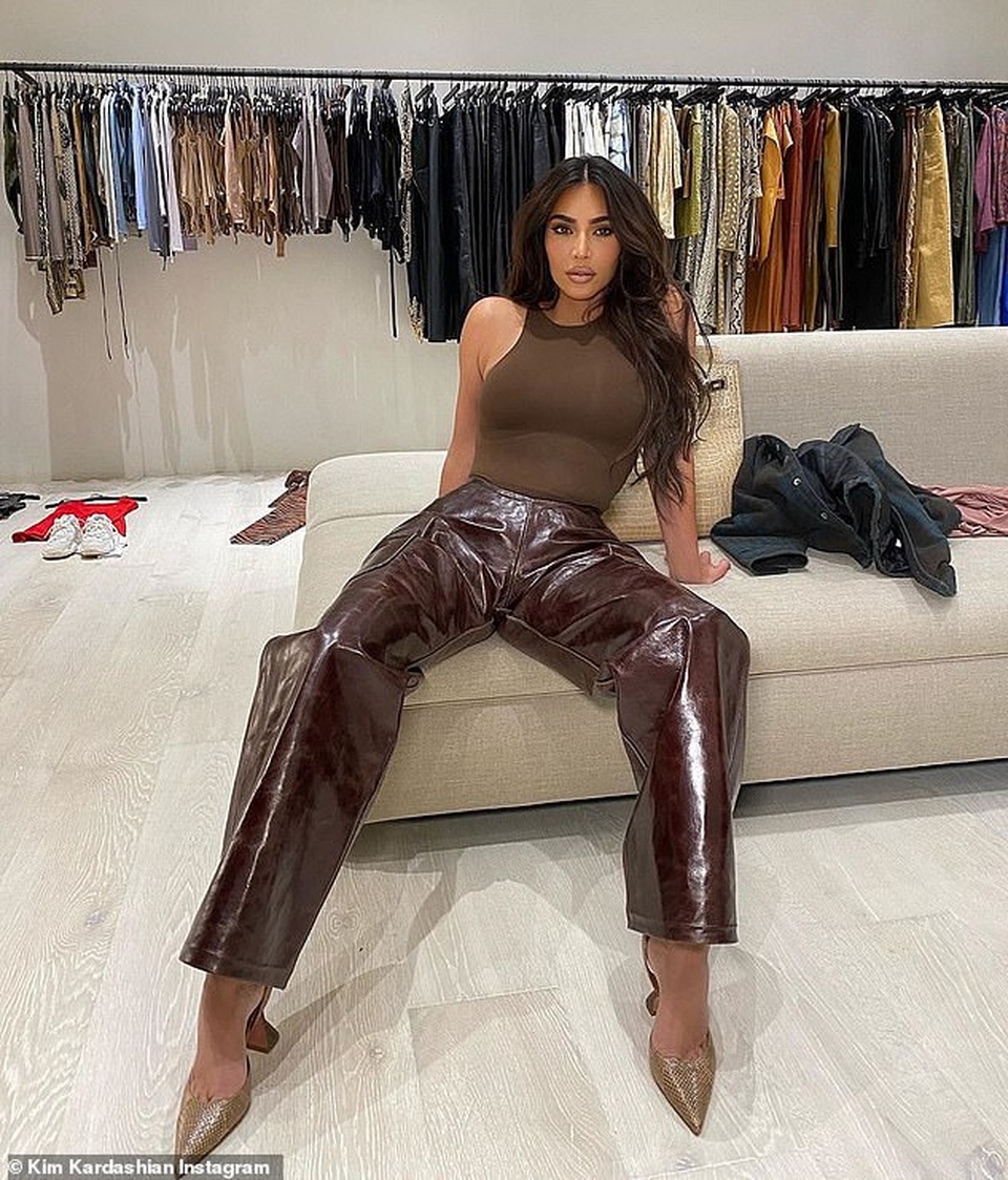Kim Kardashian tiết lộ kiếm tiền trên mạng nhiều hơn show truyền hình - 4 Kim Kardashian tiết lộ kiếm tiền trên mạng nhiều hơn show truyền hình - 4