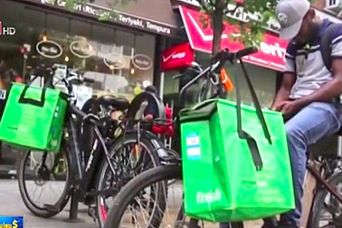 Người lao động trong nền kinh tế chia sẻ vật lộn kiếm sống giữa mùa dịch Covid-19