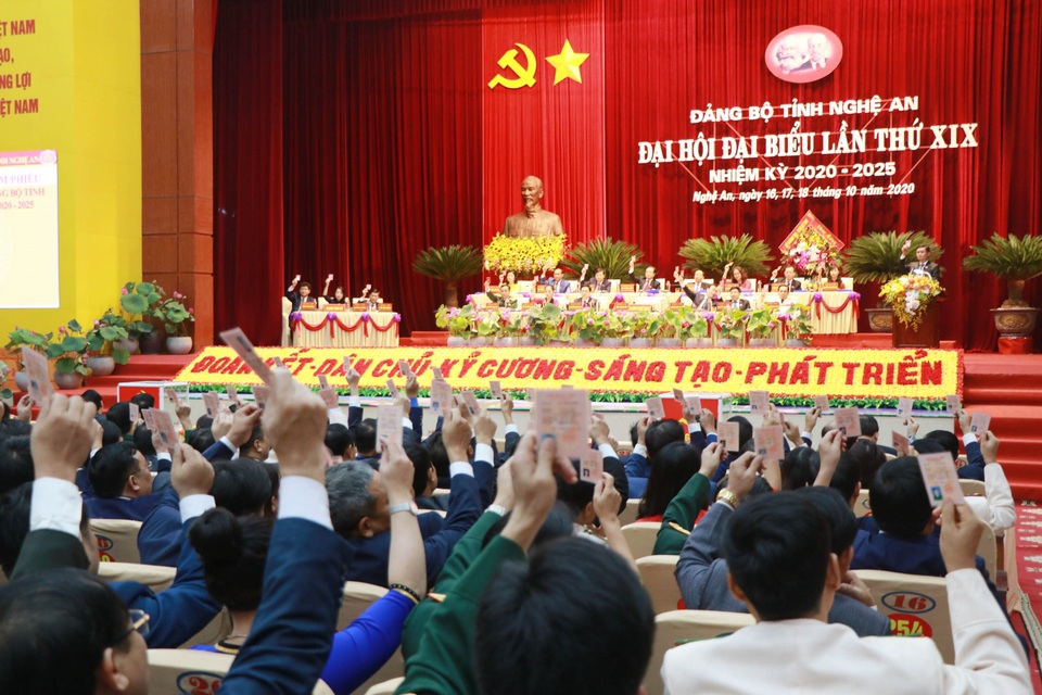 Ông Thái Thanh Quý tái đắc cử Bí thư Tỉnh ủy Nghệ An - 11 Ông Thái Thanh Quý tái đắc cử Bí thư Tỉnh ủy Nghệ An - 11