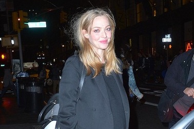 Sao phim “Những người khốn khổ” rạng rỡ khoe bụng bầu