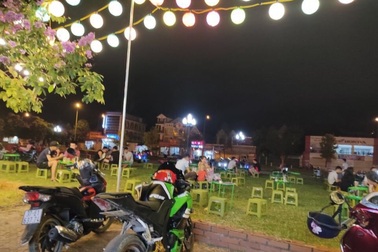 Nghệ An: Chính quyền "bật đèn" cho buôn bán, kinh doanh trên đất công viên