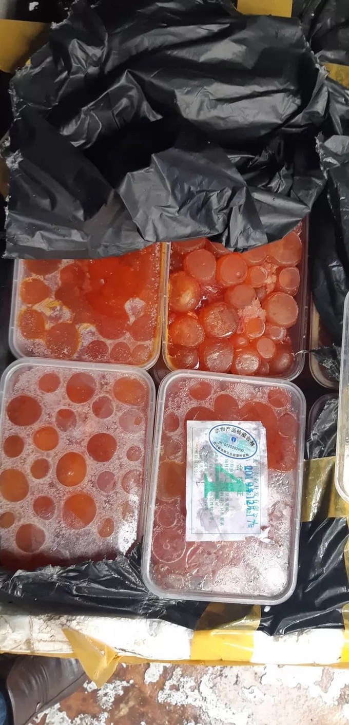 Cẩn trọng nuốt phải đặc sản lưỡi vịt, trứng gà non được nhập lậu đồ đông lạnh dịp cuối năm - Ảnh 3. Cẩn trọng nuốt phải đặc sản lưỡi vịt, trứng gà non được nhập lậu đồ đông lạnh dịp cuối năm - Ảnh 3.