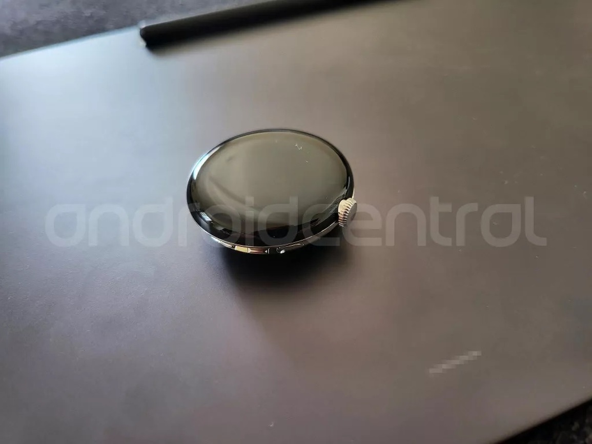 Chiếc Pixel Watch mà nhân viên của Google bỏ quên tại nhà hàng (Ảnh: AndroidCentral). Chiếc Pixel Watch mà nhân viên của Google bỏ quên tại nhà hàng (Ảnh: AndroidCentral).