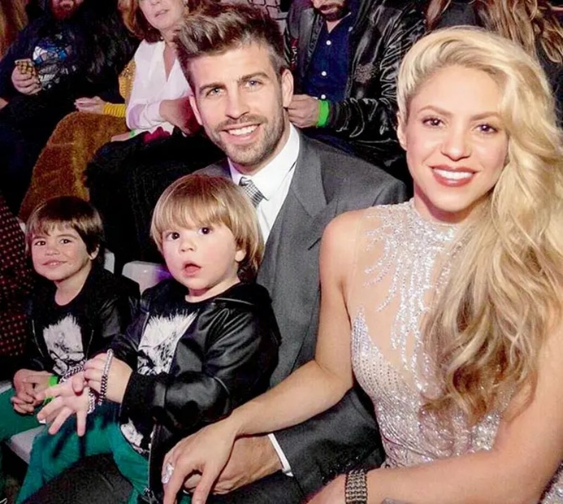 Rộ tin bạn trai kém 10 tuổi phản bội Shakira - 1 Rộ tin bạn trai kém 10 tuổi phản bội Shakira - 1
