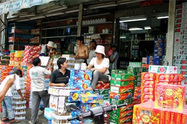 Giá tiêu dùng tăng mạnh trở lại