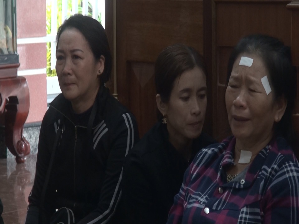 6 người Việt trong vụ cháy tàu Hàn Quốc: Thấp thỏm ngóng tin nơi xứ người - 2 6 người Việt trong vụ cháy tàu Hàn Quốc: Thấp thỏm ngóng tin nơi xứ người - 2