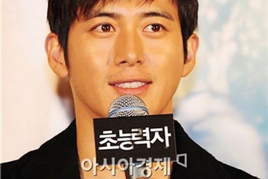 Go Soo "tất bật" với các dự án phim lớn