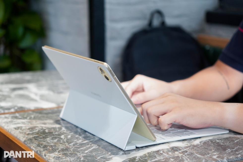 Đánh giá MatePad Pro 12.2inch: Mỏng nhẹ, thích hợp tác vụ cơ bản - 12