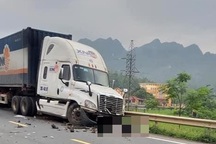 Xe container lấn làn gây tai nạn liên hoàn, học sinh lớp 12 tử vong