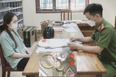 Đến nhà chị gái ngủ nhờ, bị cháu dâu trộm hơn 3 cây vàng