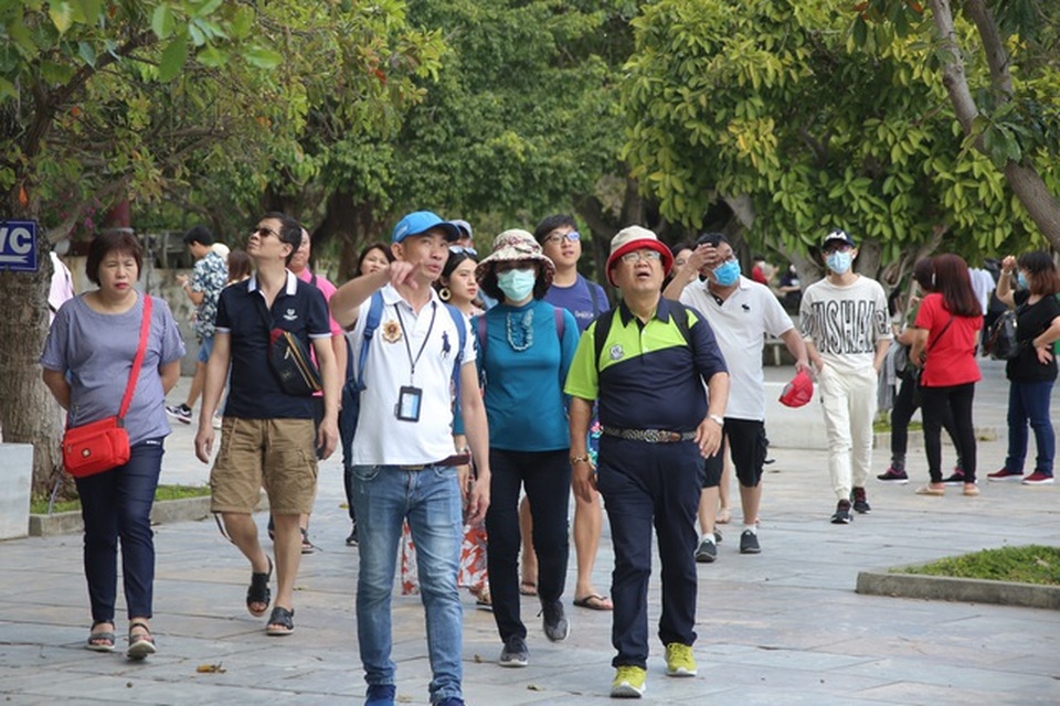 Lo dịch bùng phát: Du lịch nín thở, khách lưỡng lự hủy tour 30/4 - 1