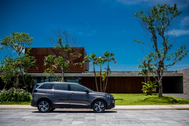 Peugeot ưu đãi giá lên đến 50 triệu và nhiều quyền lợi hấp dẫn khác