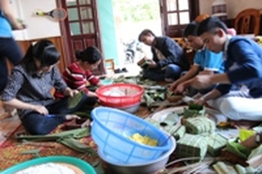 Bạn trẻ mang "Xuân ấm" đến các hộ gia đình khó khăn, chính sách