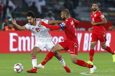 UAE hòa may mắn trước Bahrain ở trận ra quân Asian Cup