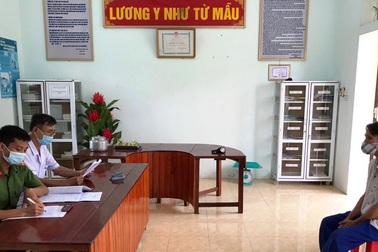 Xử phạt người đàn ông tụ tập uống rượu sau khi trở về từ Đà Nẵng