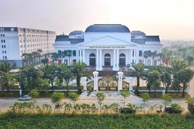 Vĩnh Phúc giao nghiên cứu thu hồi giấy phép xây dựng 2 dự án lớn của FLC