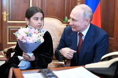 Tổng thống Putin tiếp vị khách đặc biệt tại Điện Kremlin