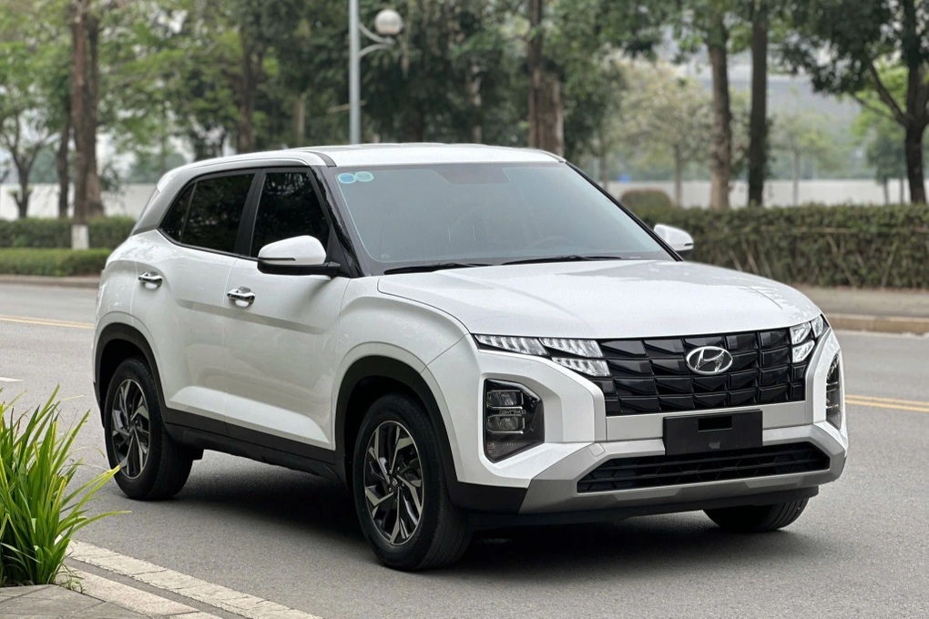 Ô tô gầm cao cỡ B đua giảm giá trong tháng 4, có mẫu rẻ ngang xe hạng A - 1 Ô tô gầm cao cỡ B đua giảm giá trong tháng 4, có mẫu rẻ ngang xe hạng A - 1