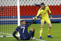 De Gea xuất sắc nhất trong trận Man Utd thắng PSG