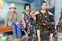 "3 mẹ con tôi khổ lắm, chú ơi !"