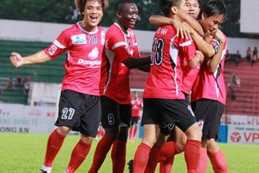 Tài Em lập cú đúp, ĐT Long An đánh bại HA Gia Lai