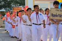 Quan tâm từ việc nhỏ giúp con tự tin học lớp 6