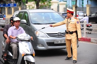 Công bố 11 đường dây nóng xử lý vi phạm giao thông dịp nghỉ lễ