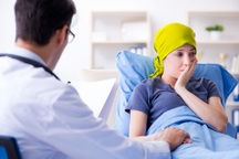 Làm gì khi bị tác dụng phụ của hóa, xạ trị giữa mùa dịch Covid-19?