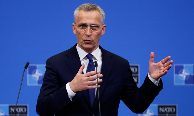 Cựu Tổng thư ký NATO Stoltenberg (Ảnh: Reuters).