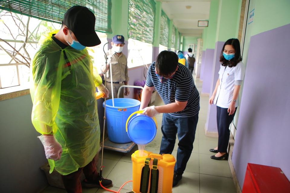 Hà Nội: Các trường triển khai dạy học online, tăng cường khử khuẩn mùa dịch - 8 Hà Nội: Các trường triển khai dạy học online, tăng cường khử khuẩn mùa dịch - 8