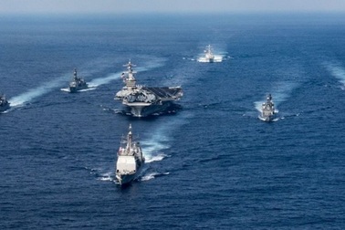Tàu do thám Nga - Trung bám đuôi tàu sân bay Mỹ gần bán đảo Triều Tiên