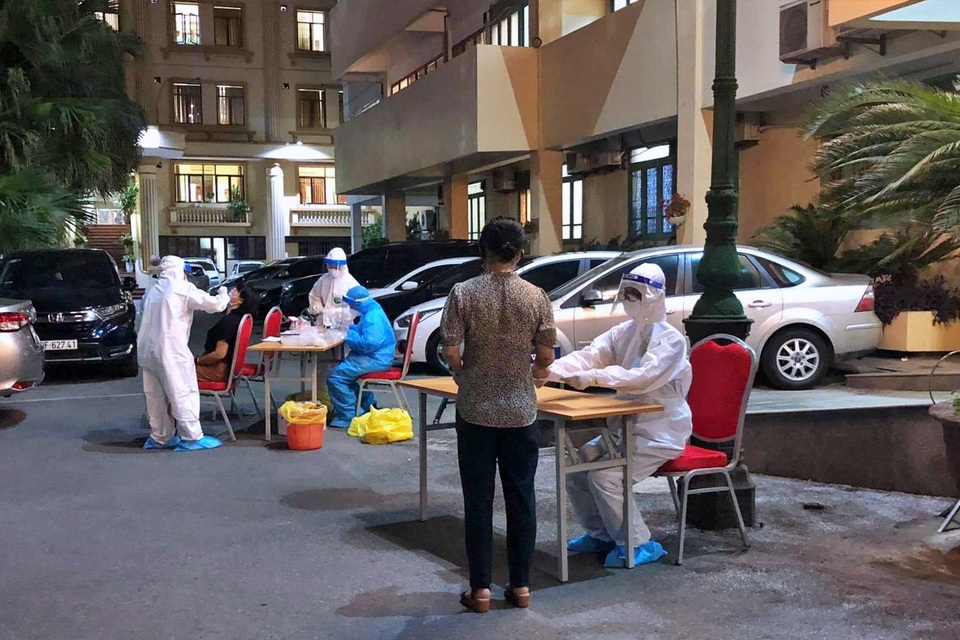 Bộ GTVT tạm phong tỏa để rà soát vì có cán bộ nghi mắc Covid-19 - 4 Bộ GTVT tạm phong tỏa để rà soát vì có cán bộ nghi mắc Covid-19 - 4