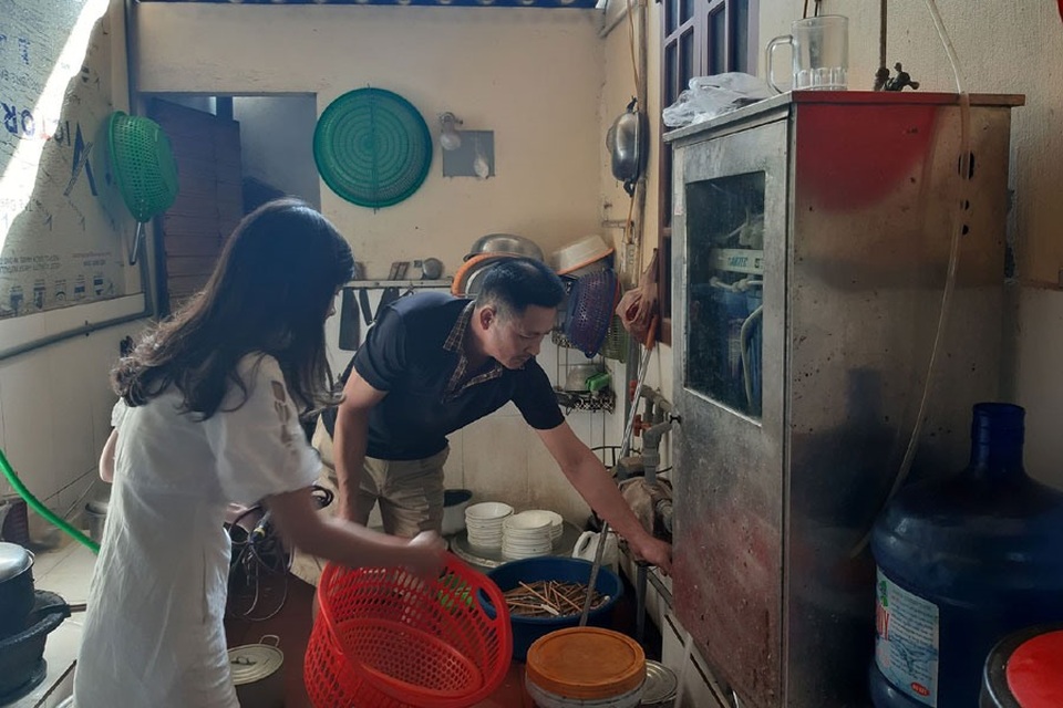 Nước sạch sông Đuống: Chưa được nghiệm thu đã bán cho dân sử dụng - 2 Nước sạch sông Đuống: Chưa được nghiệm thu đã bán cho dân sử dụng - 2