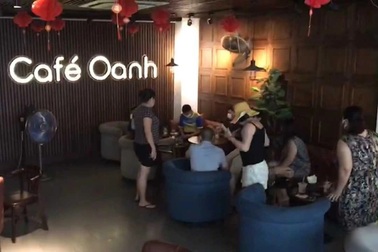Đi uống cà phê giữa đại dịch, 21 người bị phạt 42 triệu đồng