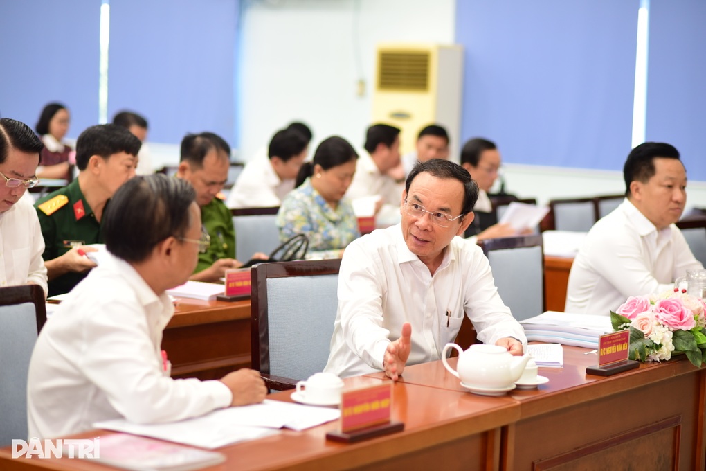 Bí thư TPHCM: Người dân sợ nhất là bộ máy cồng kềnh - 2 Bí thư TPHCM: Người dân sợ nhất là bộ máy cồng kềnh - 2